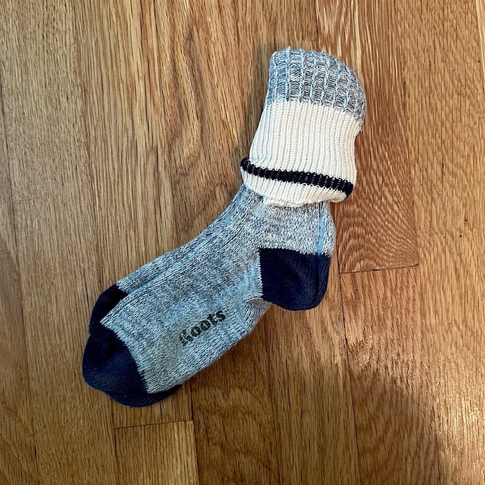 Roots ski socks- grey & navy